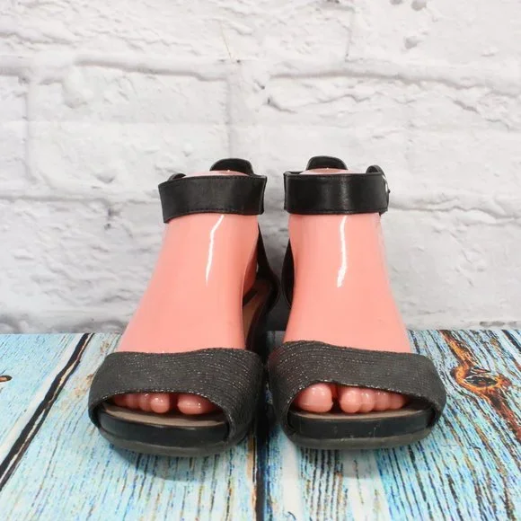 Earth Hera Gray Leather Adjustable Ankle Strap Sandals Size 7.5 B - Picture 3 of 9